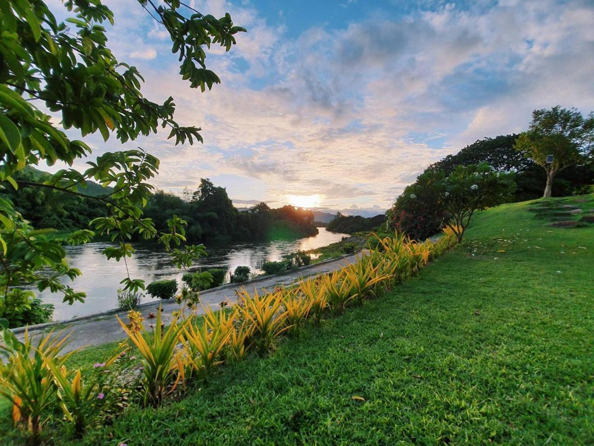 Aekpailin River Kwai Resort Канчанабури Экстерьер фото