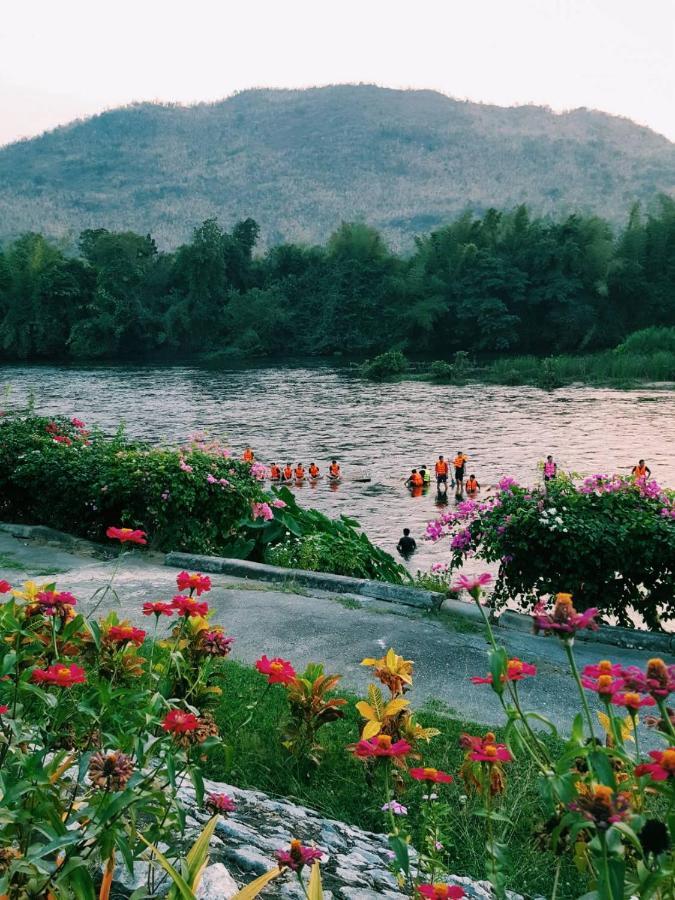 Aekpailin River Kwai Resort Канчанабури Экстерьер фото