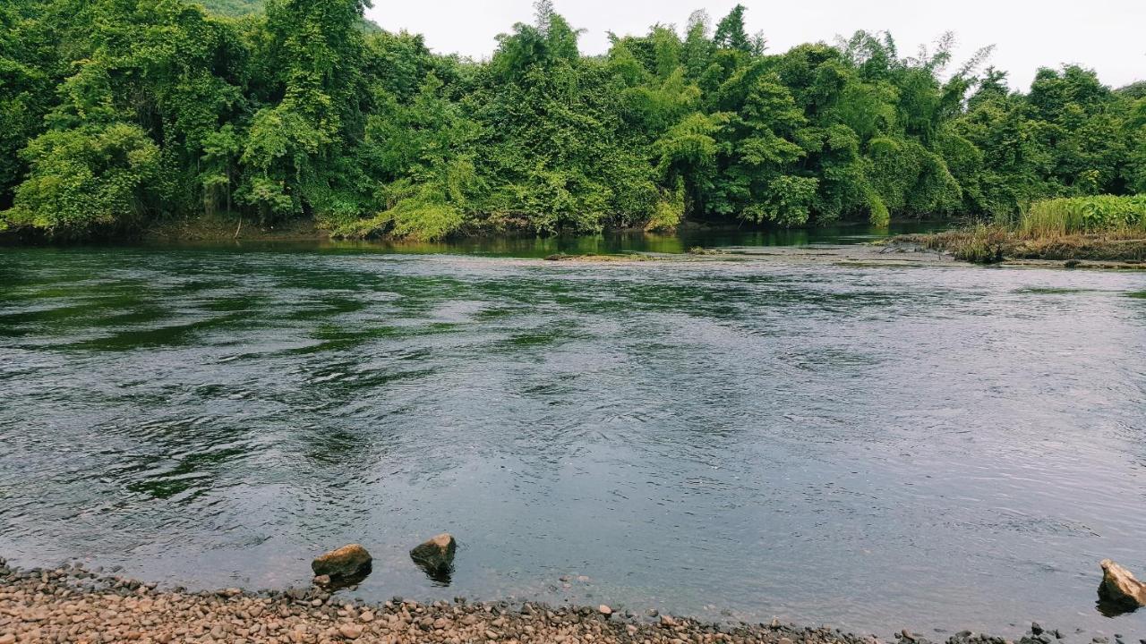Aekpailin River Kwai Resort Канчанабури Экстерьер фото
