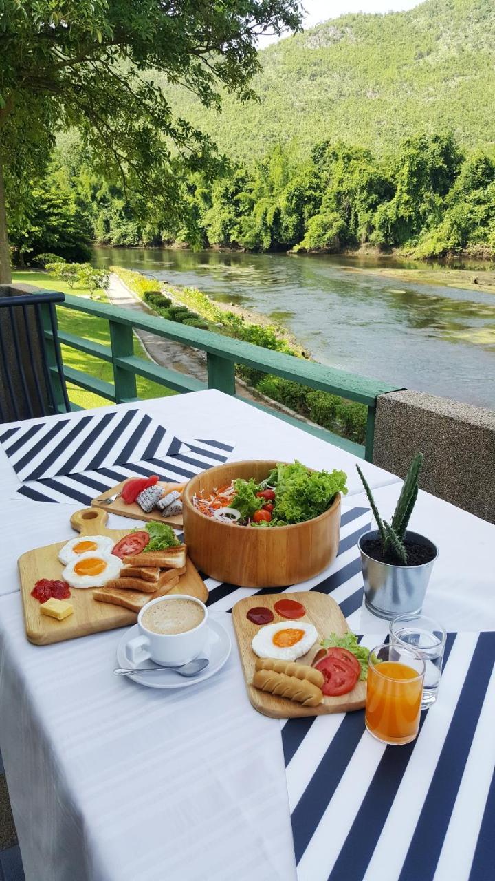 Aekpailin River Kwai Resort Канчанабури Экстерьер фото