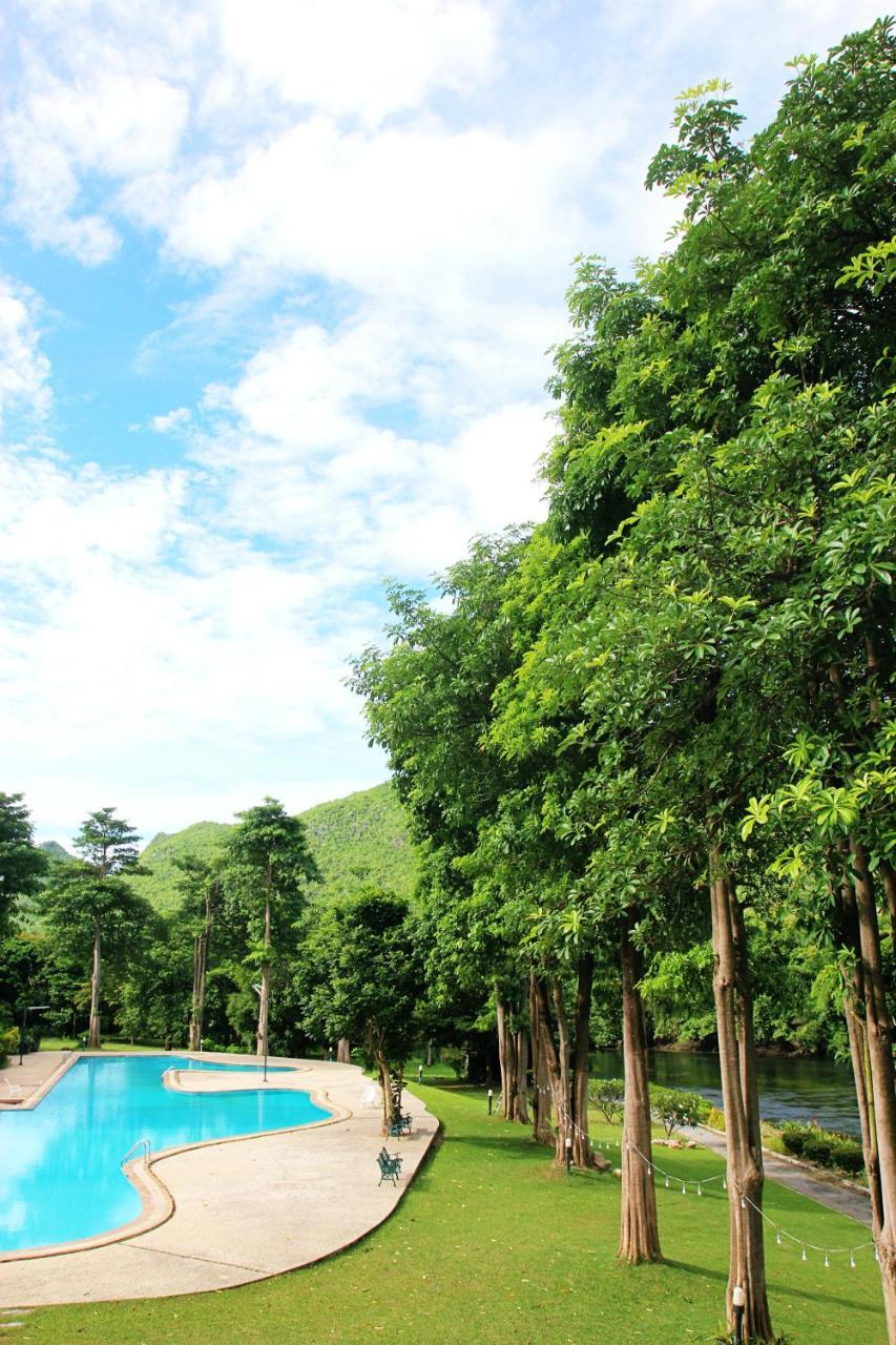Aekpailin River Kwai Resort Канчанабури Экстерьер фото